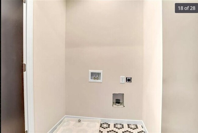 Building Photo - Charming 2BR House in Atlanta