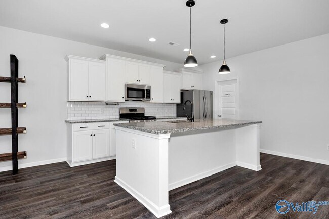Building Photo - 171 Kingswood Dr