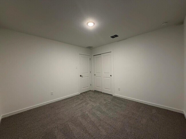 Building Photo - 4715 Bay Vista Dr