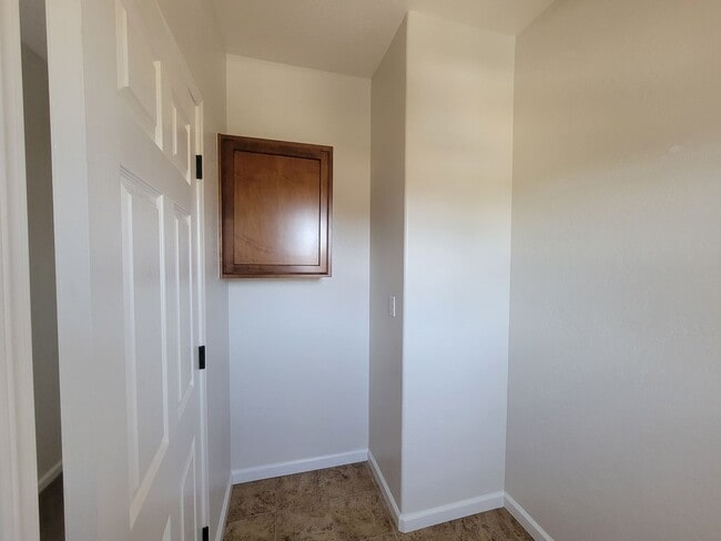 Building Photo - Beautiful 2 bedroom 2.5 bath home in Avalon Gated Community!!