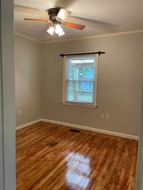 North bedroom empty - 510 W Chambers Dr