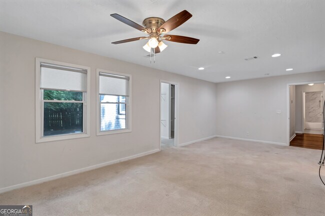Building Photo - 5772 Lilburn Stone Mountain Rd