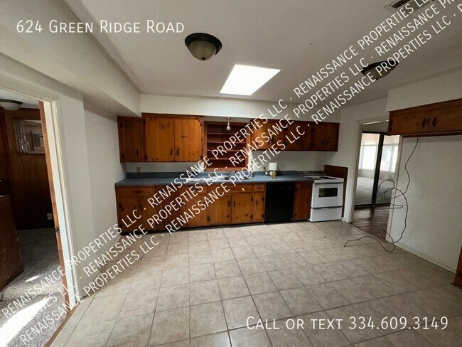 Building Photo - 624 Green Ridge Rd