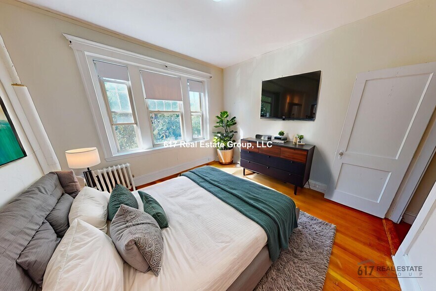 Building Photo - 1788 Beacon St