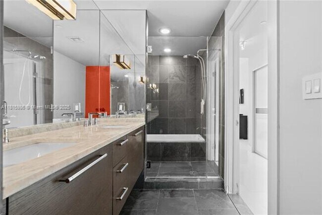 Building Photo - 900 Biscayne Blvd