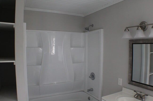 Building Photo - Your Cottage Awaits!