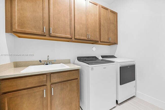 Building Photo - 12413 Solana Bay Cir