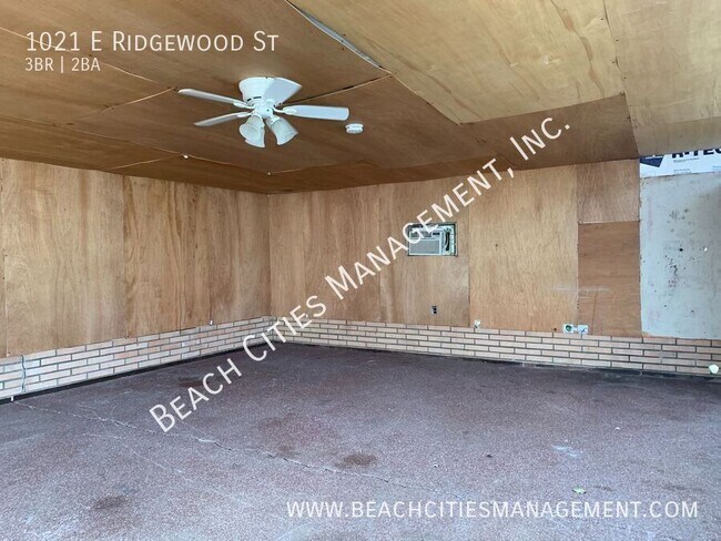 Building Photo - 1021 E Ridgewood St