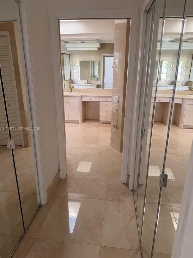 Building Photo - 2015 Arch Creek Dr