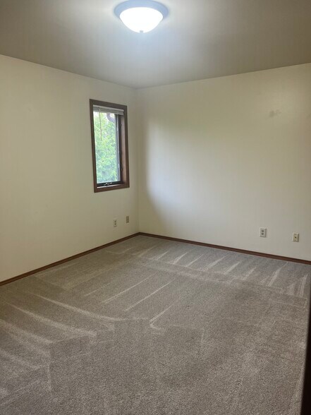 Building Photo - 23 Hollyhock Ct