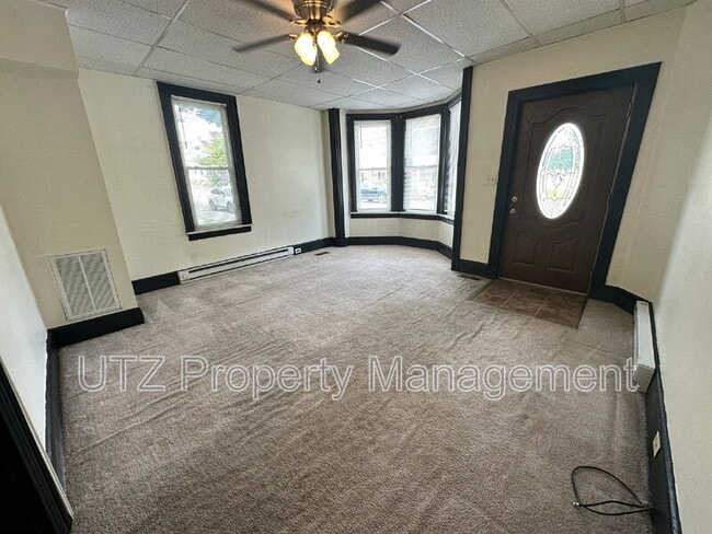 Building Photo - 47 Middle St