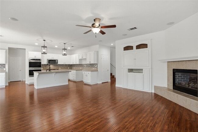 Building Photo - 1605 Rivendel Dr