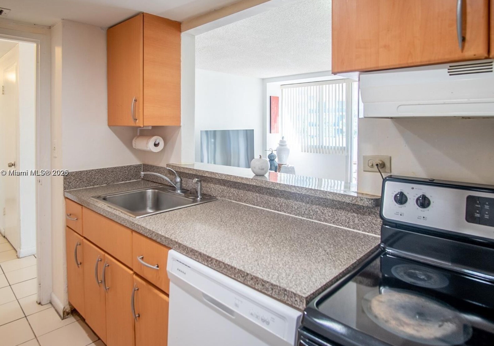 Building Photo - 7545 E Treasure Dr