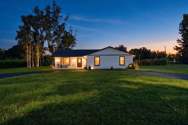 Building Photo - 5989 Coconut Blvd