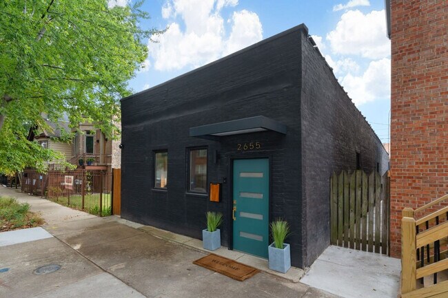 Building Photo - 2655 W Huron St