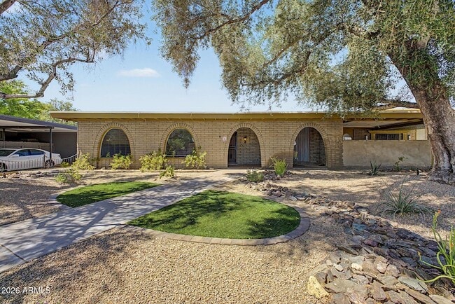 Building Photo - 3734 E Montecito Ave