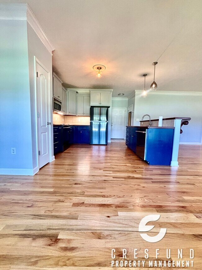 Building Photo - CHARMING 3 BEDROOM READY FOR MOVE IN TODAY!