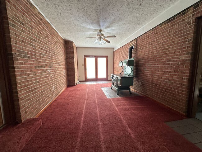 Building Photo - 1308 Minebank Rd