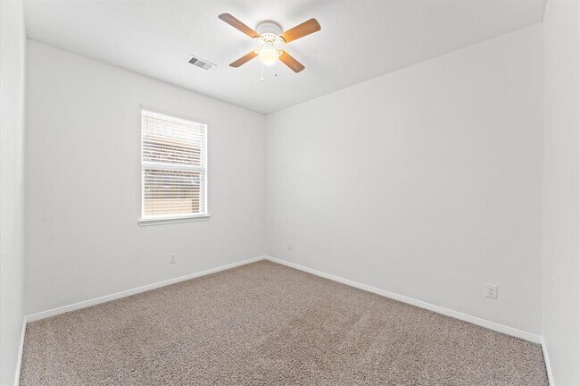 Building Photo - 5610 Glenfield Spring Ln
