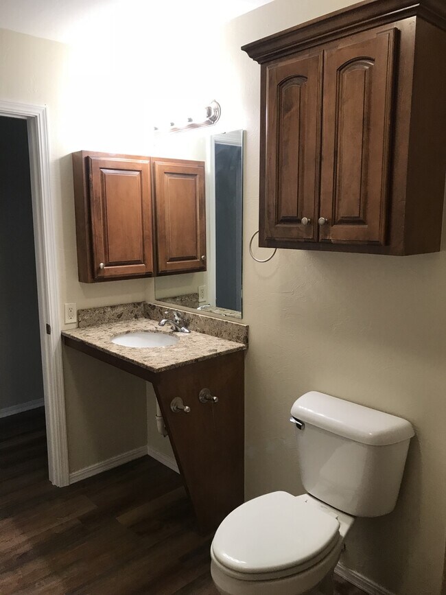 Building Photo - 1815 W Wiley St