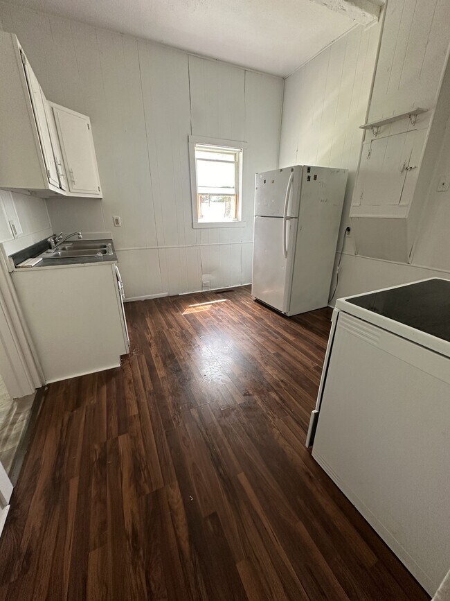 Building Photo - 507 Fir St