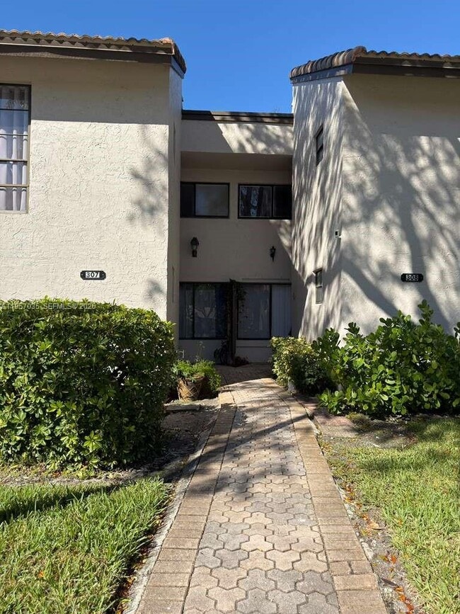 Building Photo - 9719 N New River Canal Rd