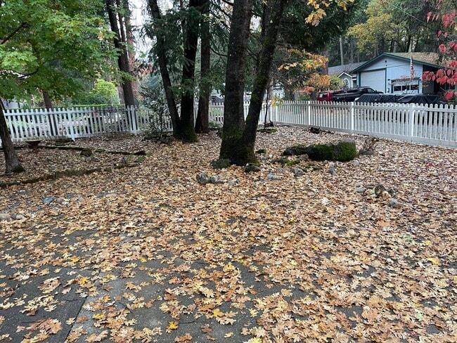 Building Photo - Magalia 2 bed 2 bath home with bonus room....