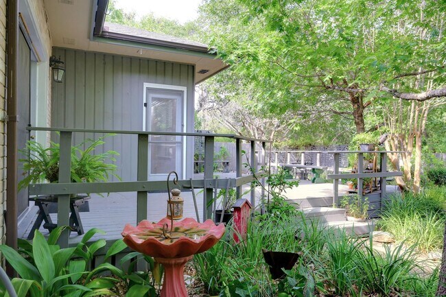 Building Photo - 19914 Encino Moss St