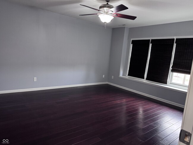 Building Photo - 1206 W Sheffield Dr