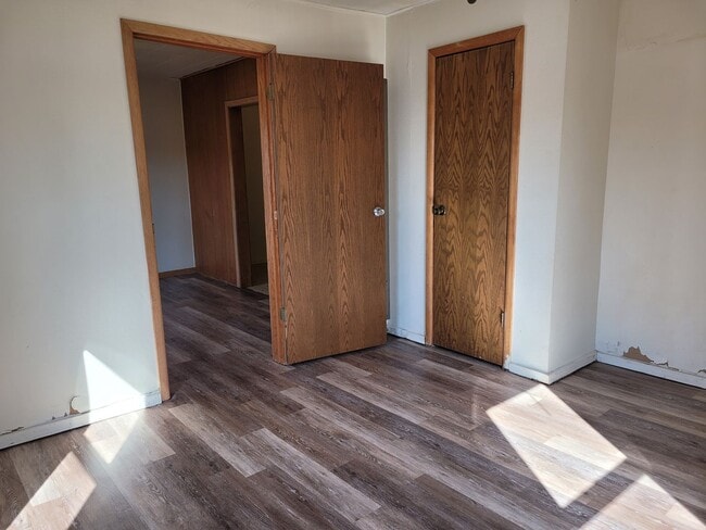 Building Photo - 1120 S 12th Ave Ct