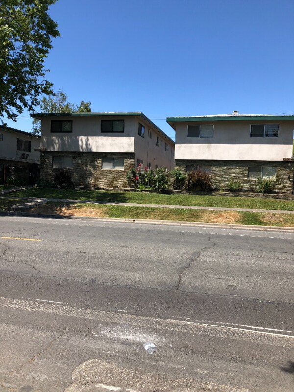 Building Photo - 2253 2nd Ave