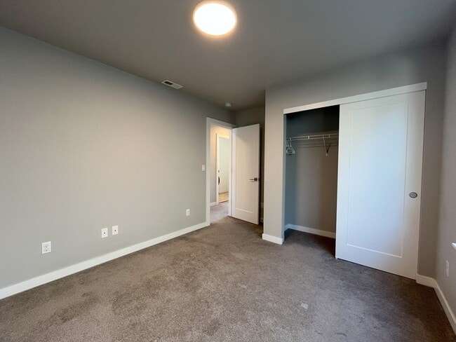 Building Photo - Three-Level Modern Living with Open Floor ...
