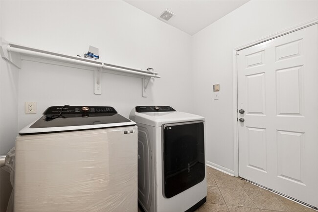 Building Photo - 22303 Naple Hollow Ln