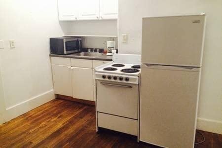 Building Photo - 38 Gordon St