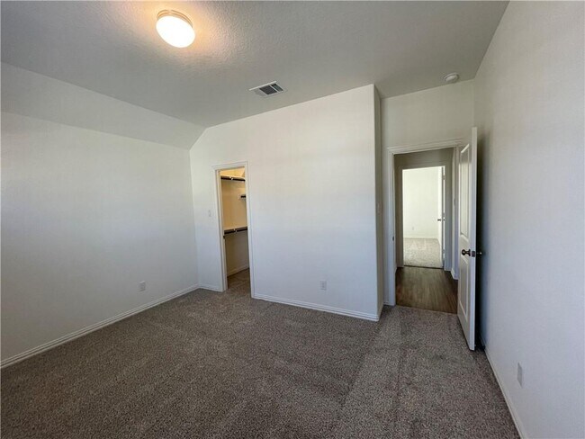 Building Photo - 205 Baralo St
