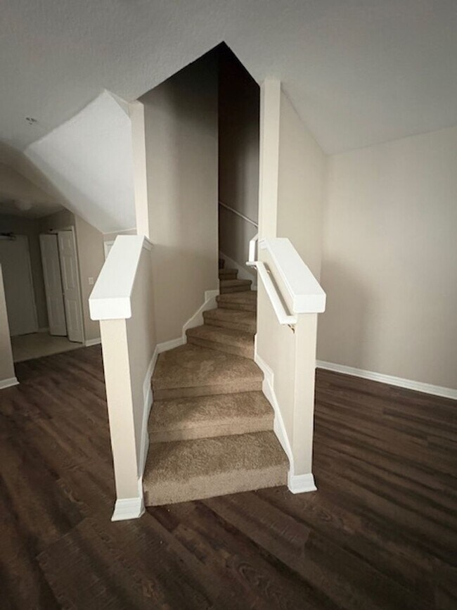 Building Photo - **Beautiful 3/2.5 Townhome in Lake Nona**