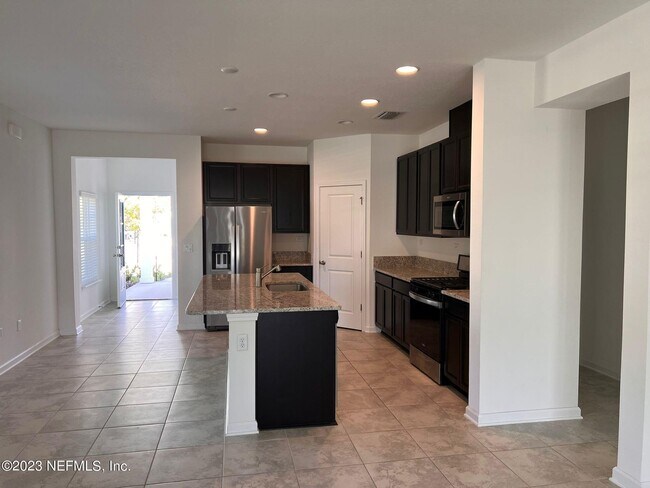 Building Photo - 20 Wilgrove Pl