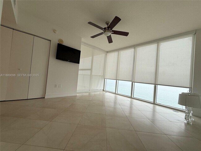 Building Photo - 16699 Collins Ave