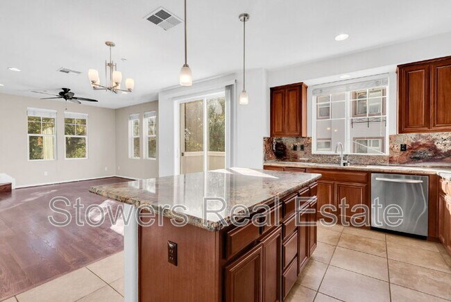 Building Photo - 173 Heligan Ln