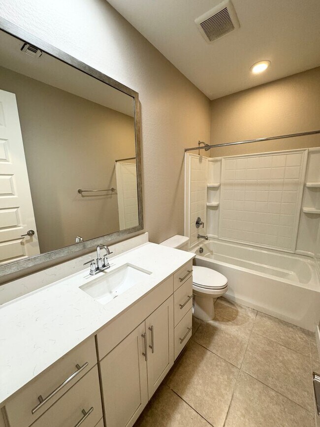 Building Photo - Beautiful Single Level Home Near Verrado!