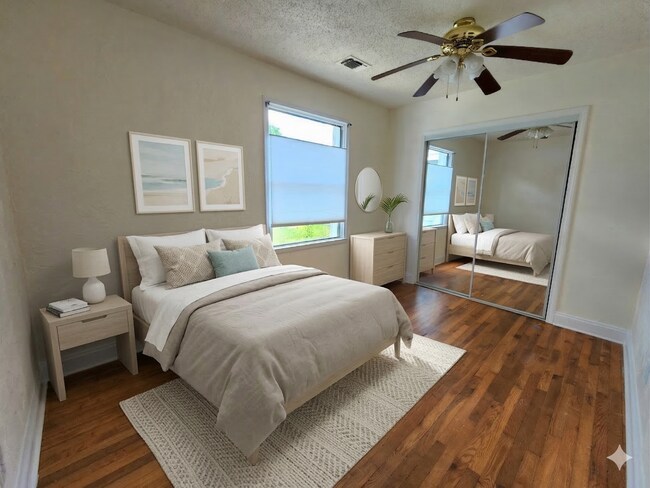 Building Photo - Completely Remodeled Navy Point 3 Bedroom, 2 Bath Cottage! Close to the Water!!