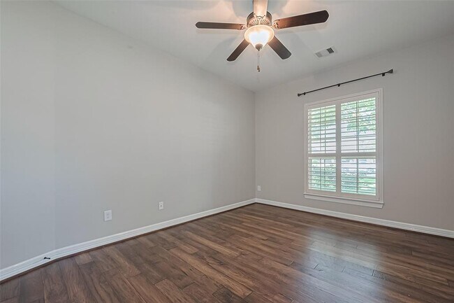 Building Photo - 4210 Wentworth Dr
