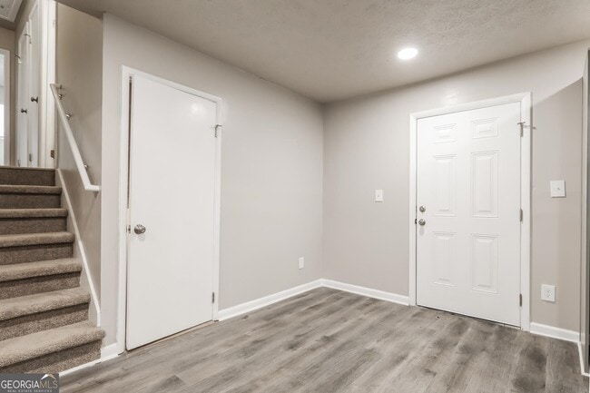 Building Photo - 8030 Kendrick Rd