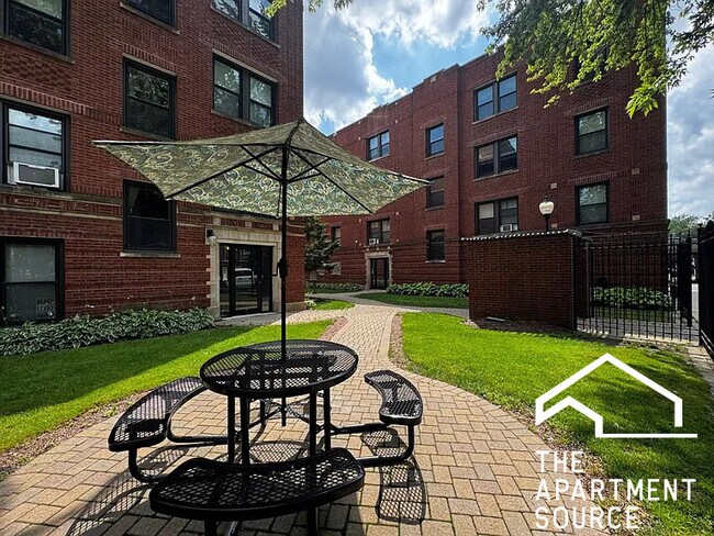 Building Photo - 7033 N Glenwood Ave