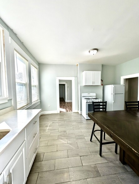 Kitchen - 114 Littleton Ave