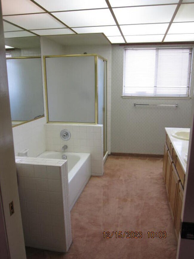 Building Photo - CENTRAL LOCATION - 89119