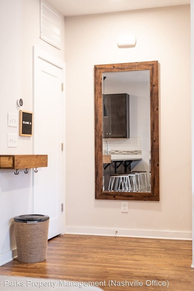 Building Photo - 3 br, 3 bath House - 1035 Chester Ave #2
