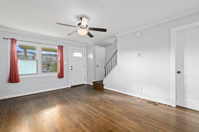 Building Photo - 885 Jaydee Ave