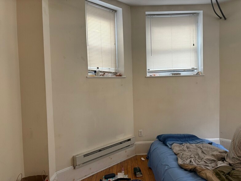 Building Photo - 1066 Commonwealth Ave