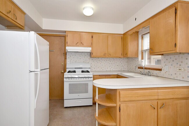 Building Photo - 2334 N 72nd Ct